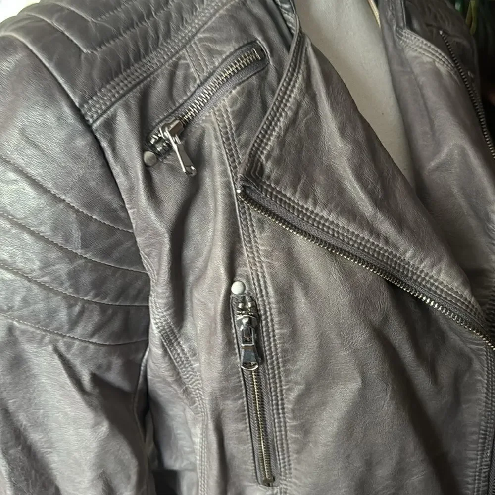 Guess zippers leather jacket
